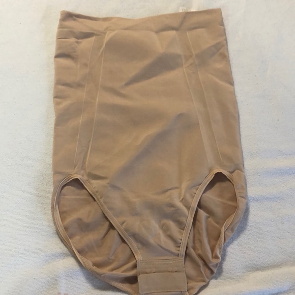 SPANX Other - Spanx Women’s On Core high waisted Brief Sz S